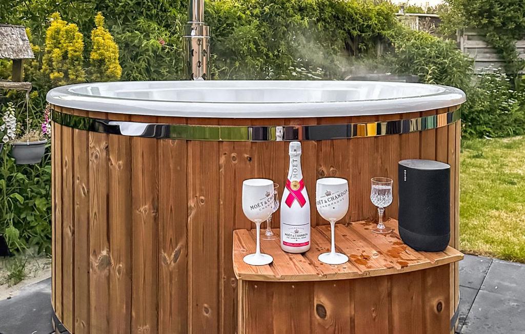 Met Hottub In Ibiza Stijl Te Zeeland